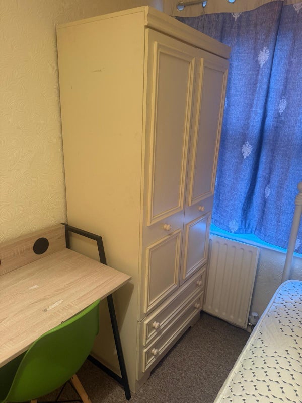 Room Edensor Street in Newcastle-under-Lyme