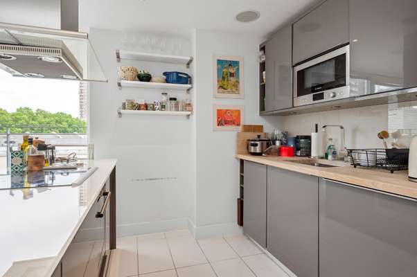 Flat Graham Street in Greater London