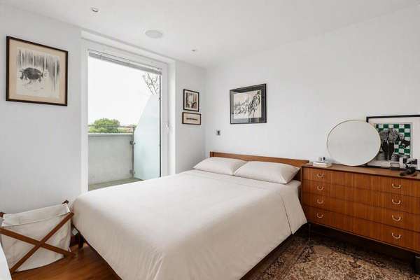 Flat Graham Street in Greater London