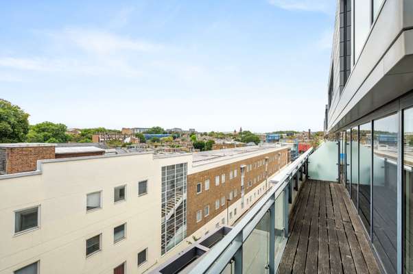 Flat Graham Street in Greater London