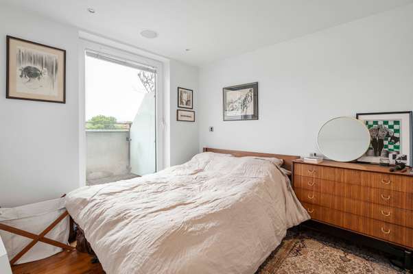 Flat Graham Street in Greater London