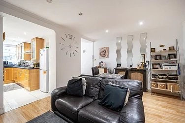 Flat Salusbury Road in Greater London