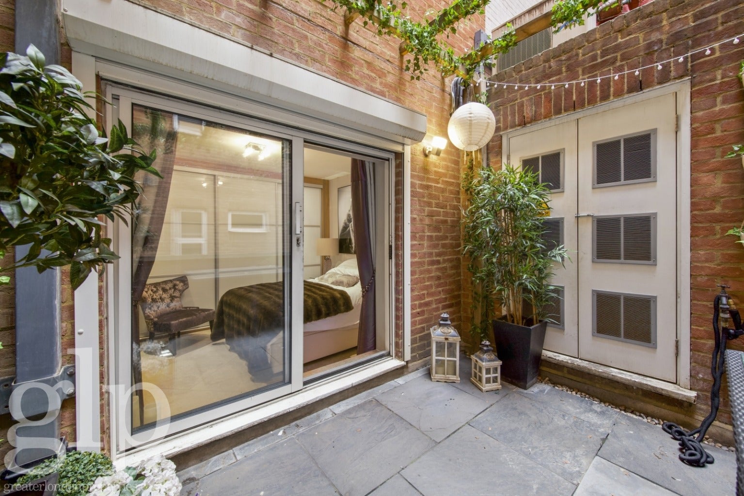 Flat Golden Square in City of Westminster