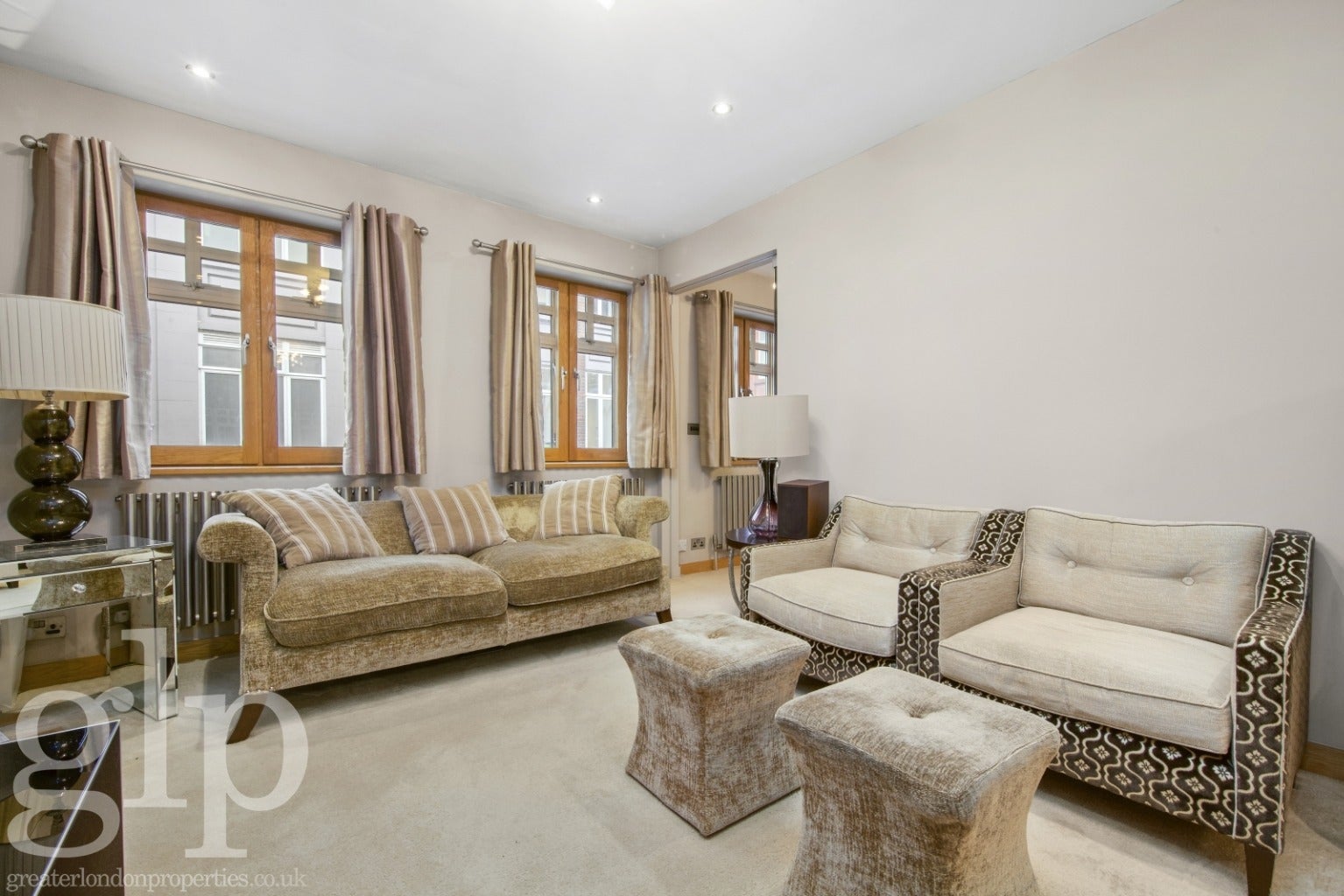Flat Golden Square in City of Westminster