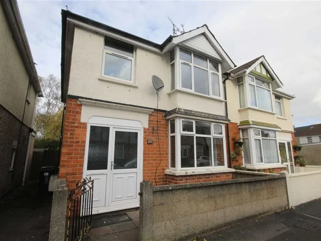 House Beckhampton Street in Swindon