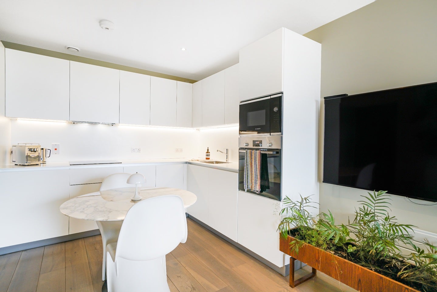 Flat Daley Street in Greater London