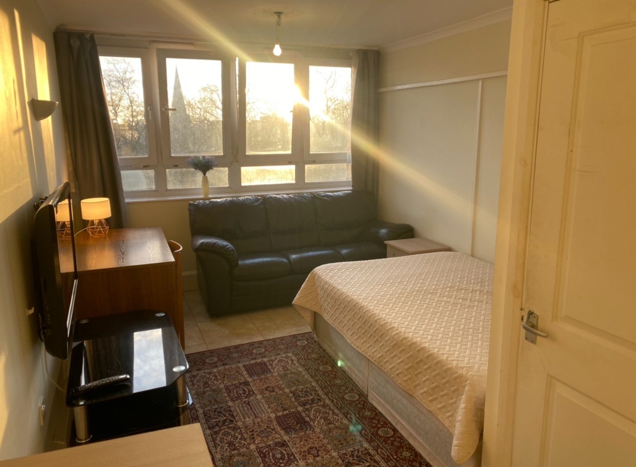 Flat Semley Place in City of Westminster