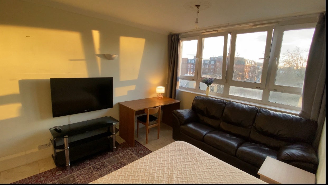 Flat Semley Place in City of Westminster