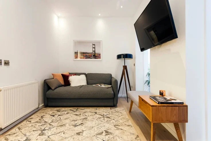 Flat Monmouth Street in Greater London