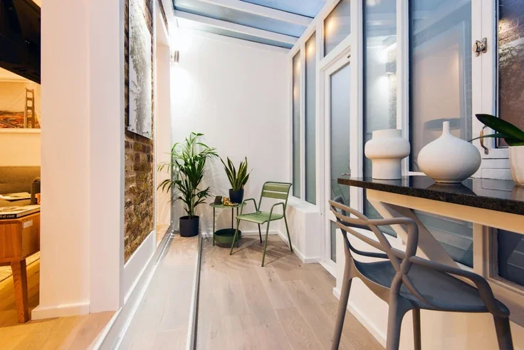Flat Monmouth Street in Greater London