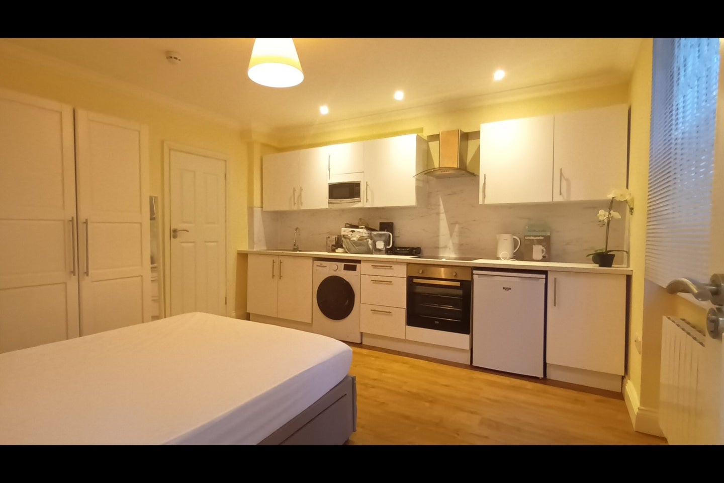 Flat Bamborough Gardens in Greater London