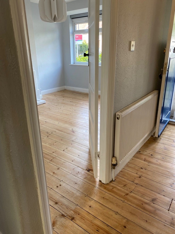 Flat Connell Crescent in Greater London