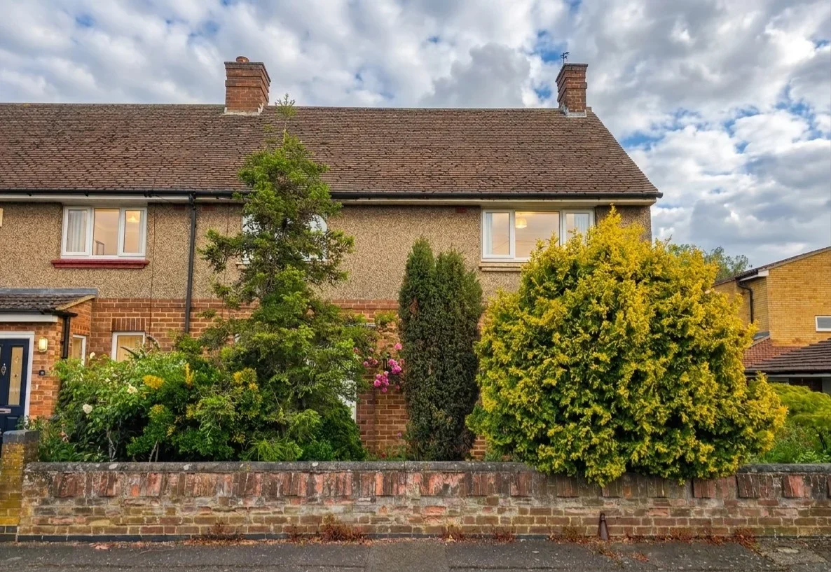 House Holman Close in Northampton