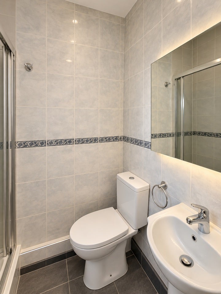 Flat Edgware Road West Hendon Broadway in Greater London