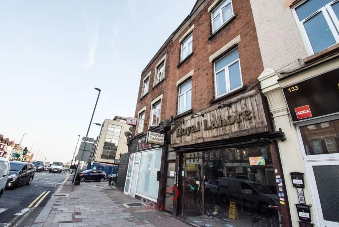 Flat Edgware Road West Hendon Broadway in Greater London