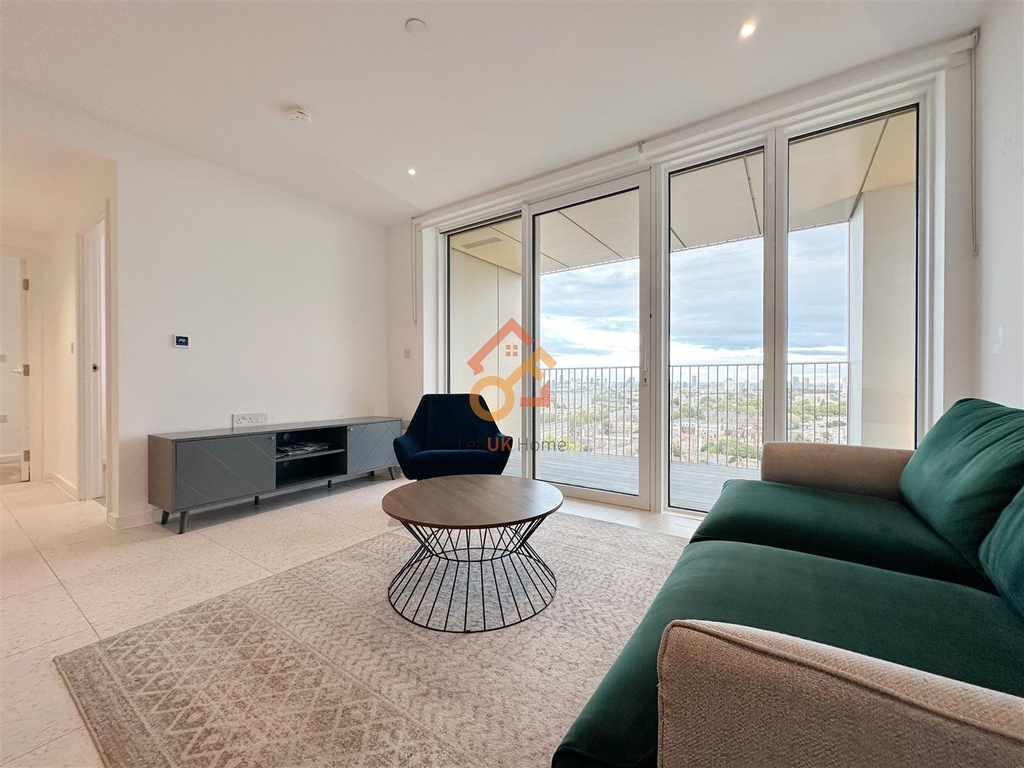 Flat Cendal Crescent in Greater London