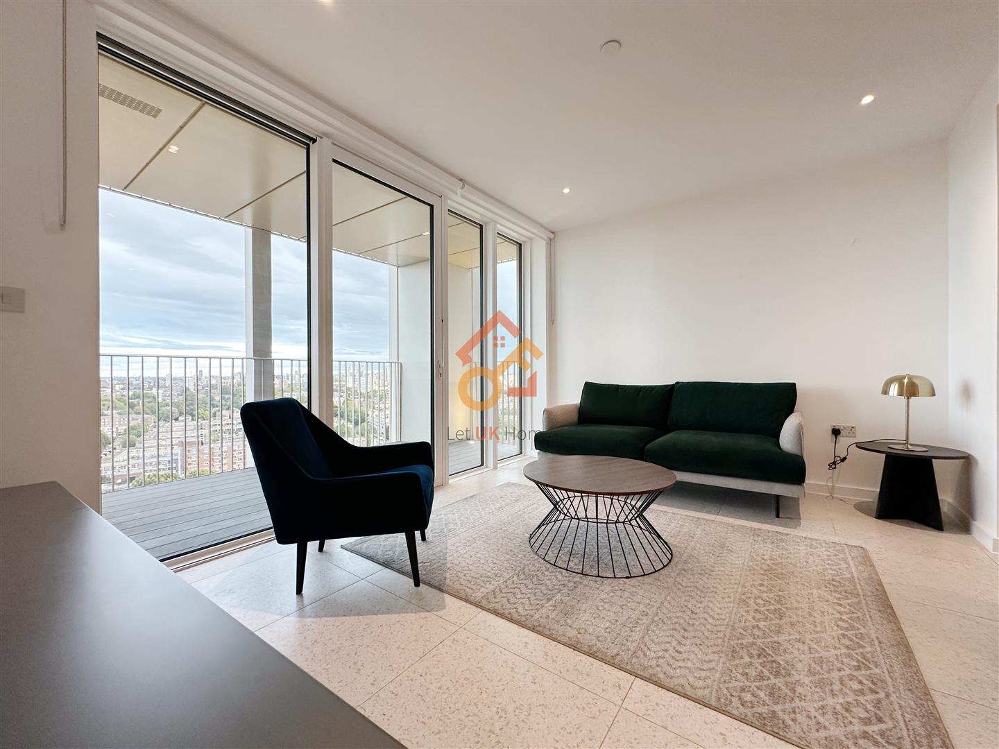 Flat Cendal Crescent in Greater London