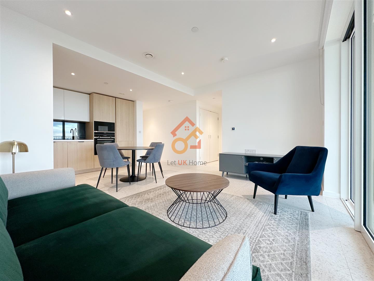 Flat Cendal Crescent in Greater London