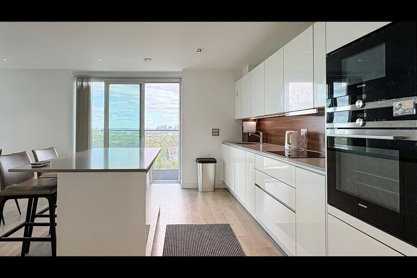 Flat Woodberry Grove in Greater London