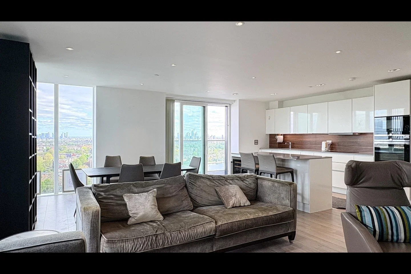 Flat Woodberry Grove in Greater London