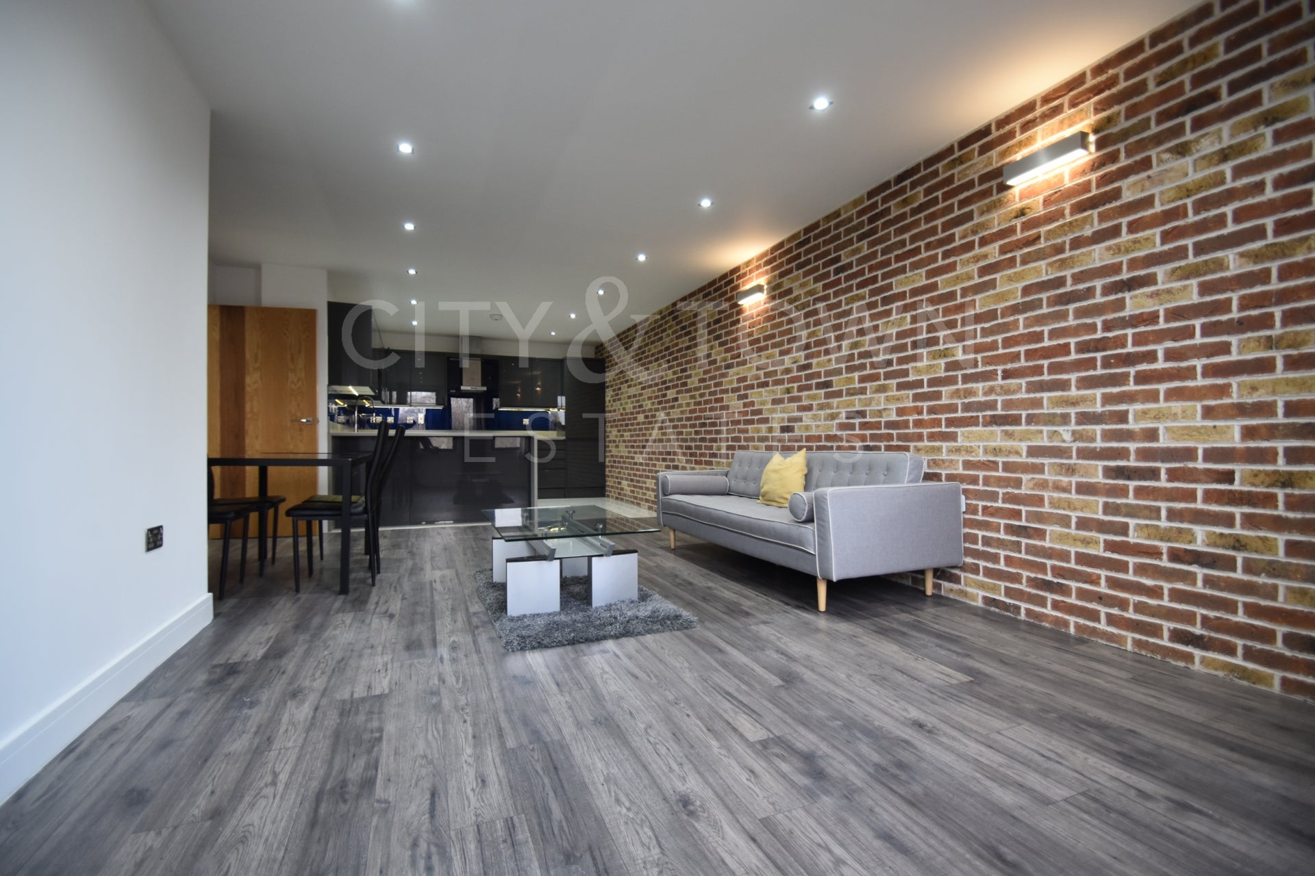 Flat Copperfield Road in Greater London