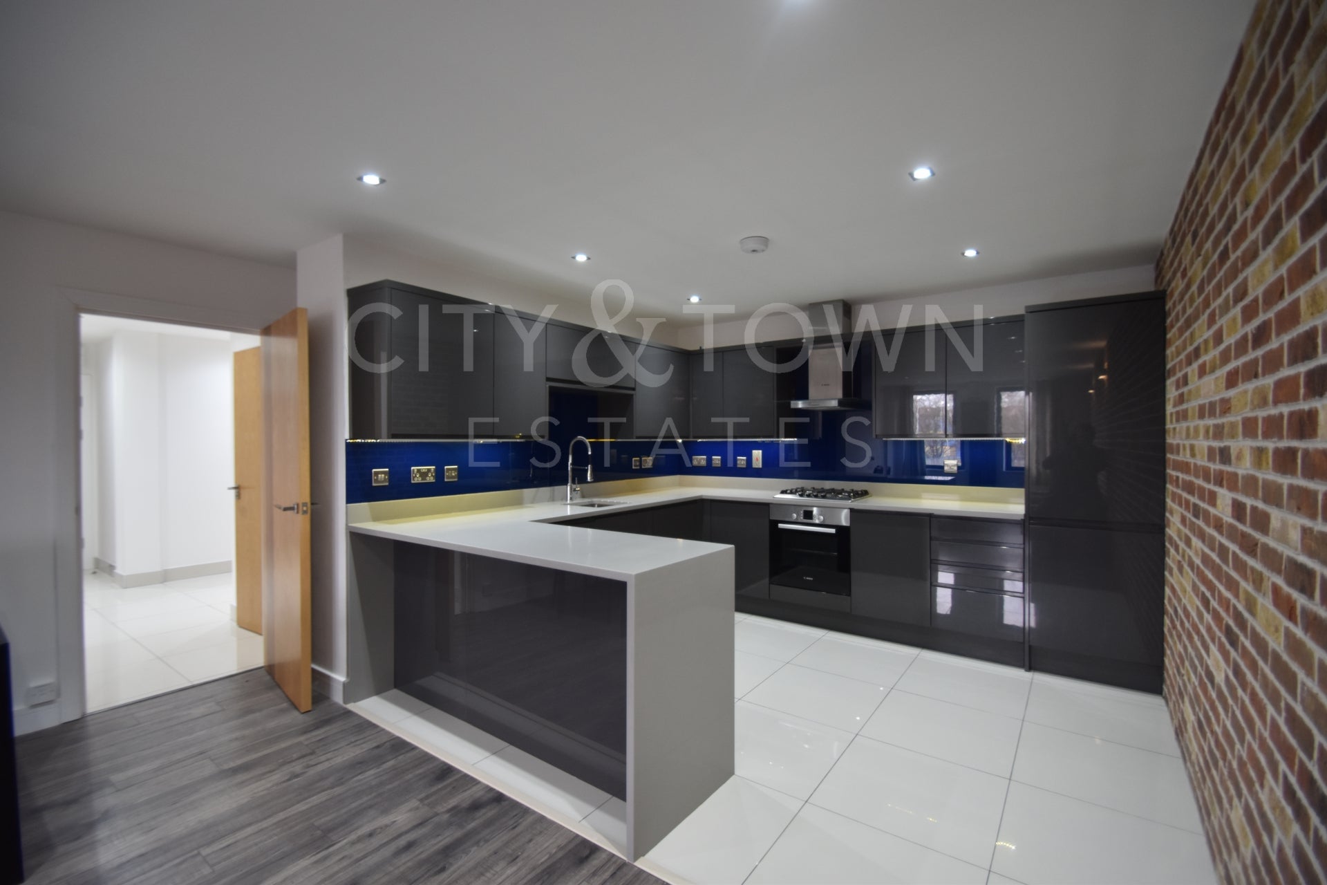 Flat Copperfield Road in Greater London