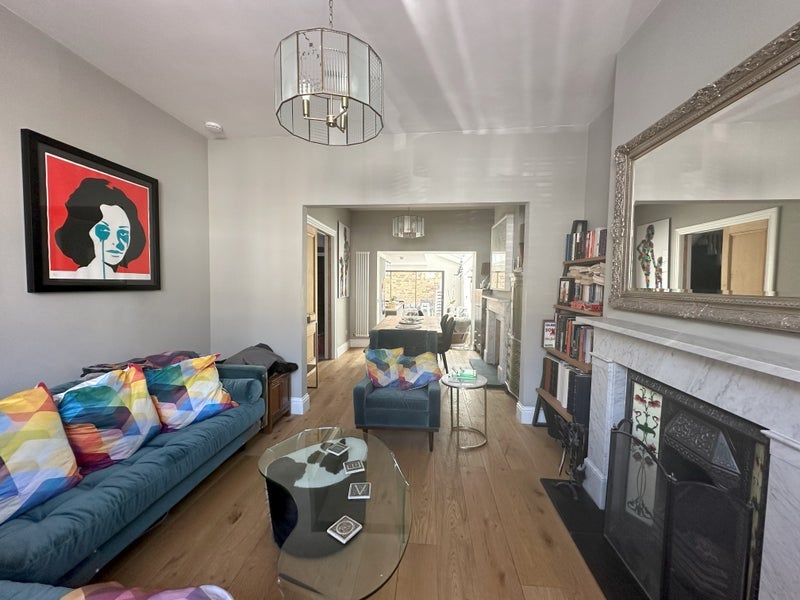 Room Eccles Road in Greater London