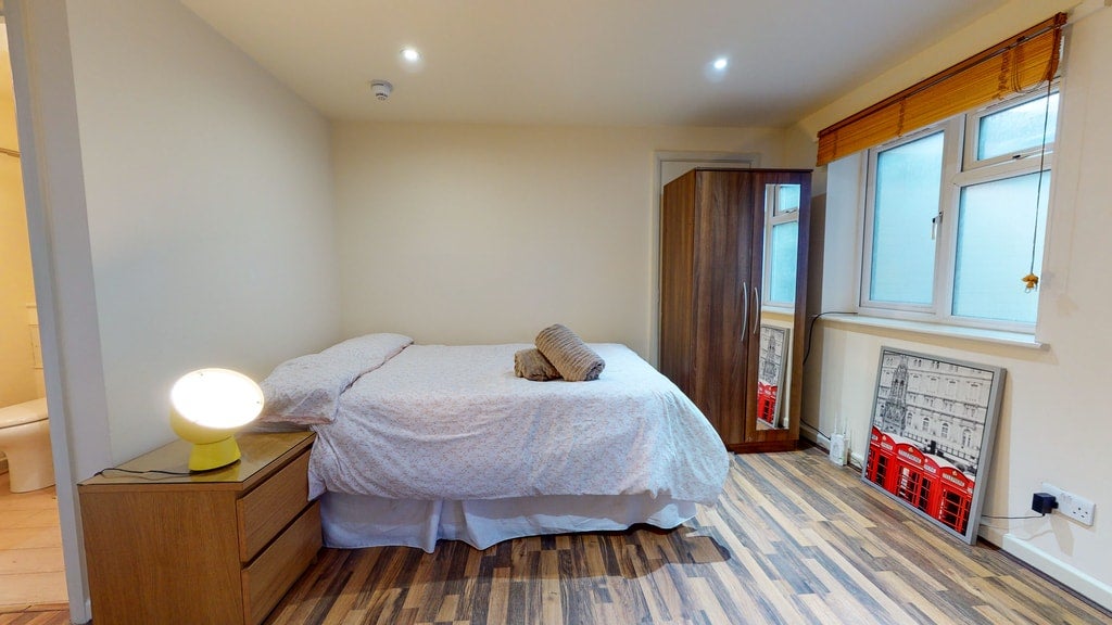 Room Brondesbury Park in Greater London