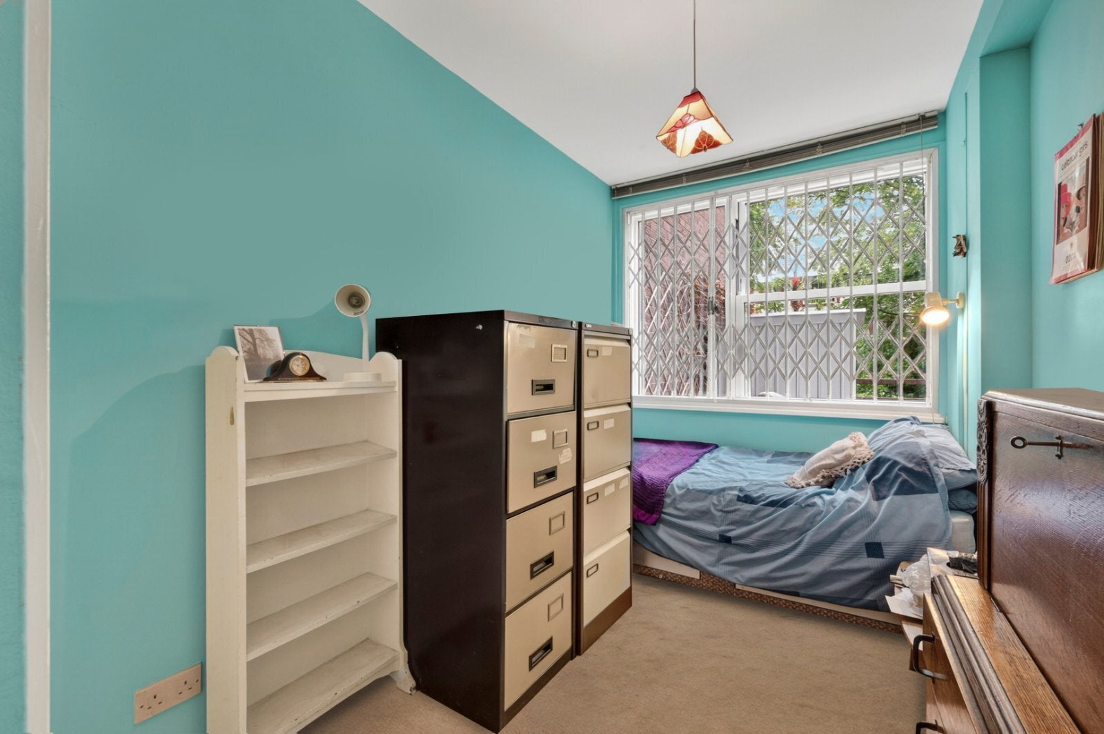Flat Belsize Grove in Greater London