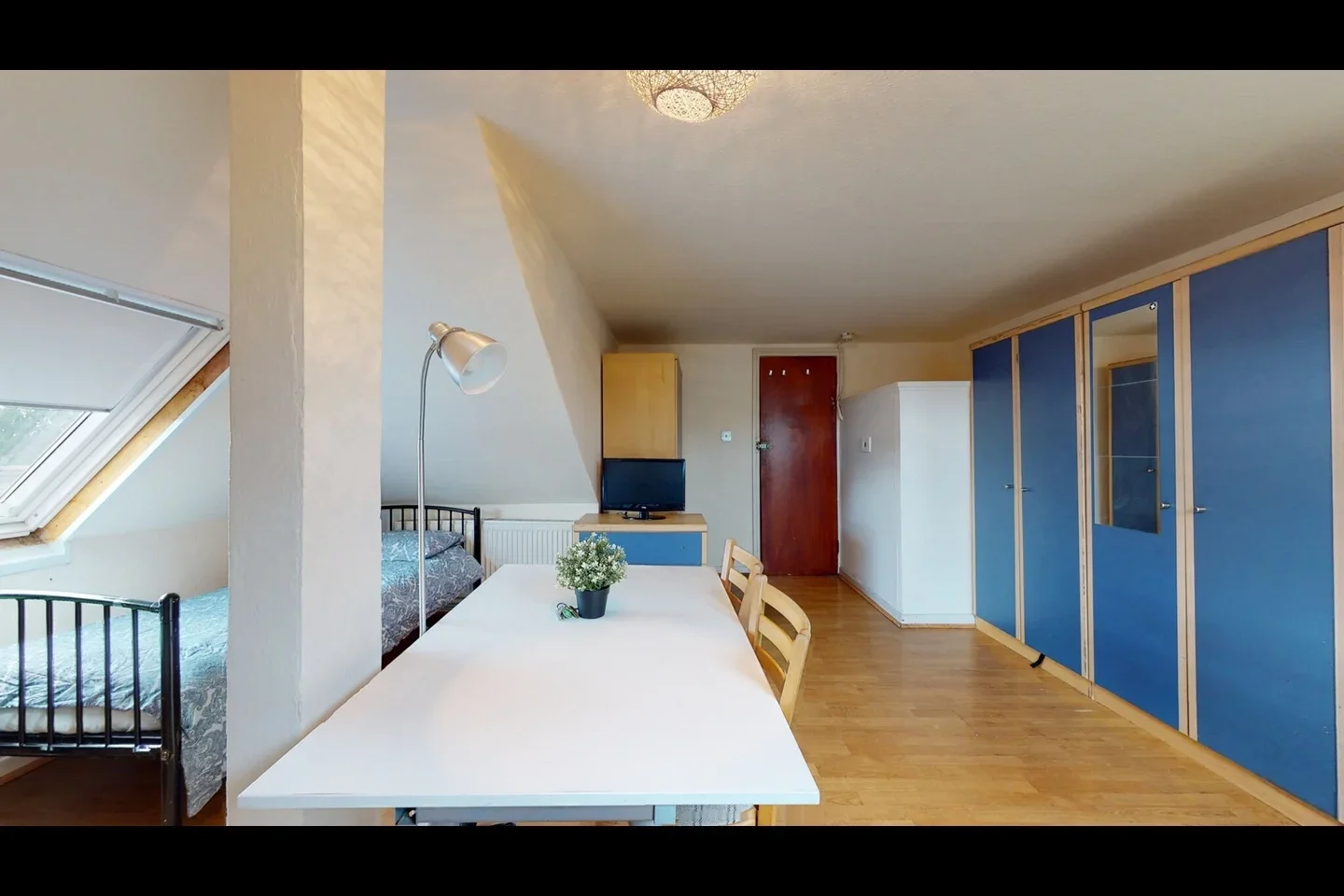 Room Cranhurst Road in Greater London