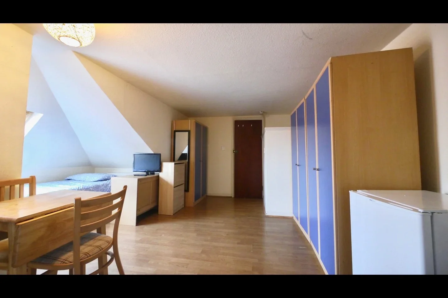 Room Cranhurst Road in Greater London