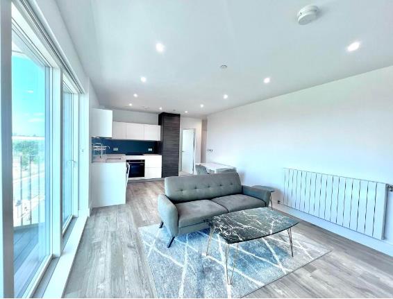 Flat Whittle Road in Greater London
