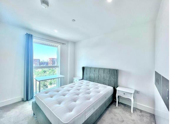 Flat Whittle Road in Greater London