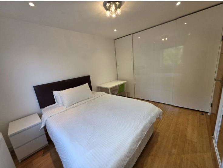 Room Smith Close in Greater London