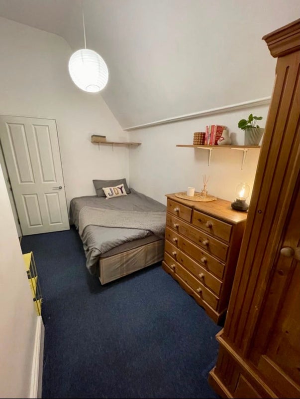Room Wandsworth High Street in Greater London