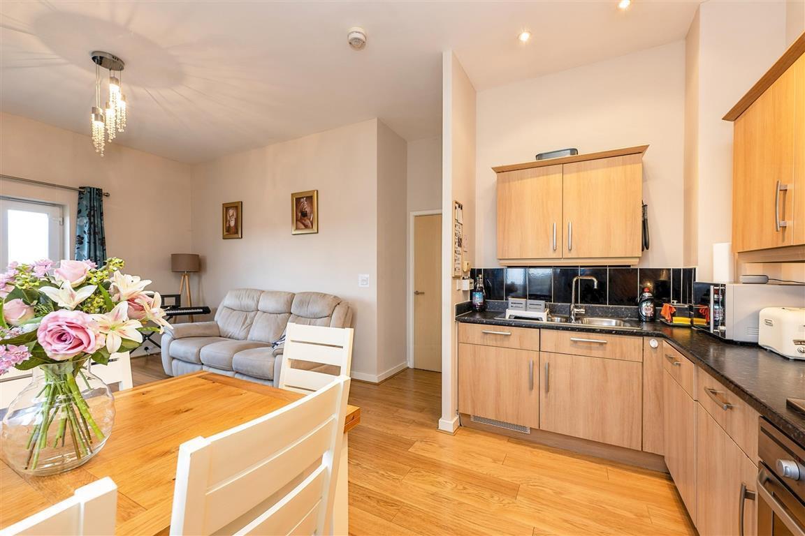 Flat New Lakeside in Peterborough