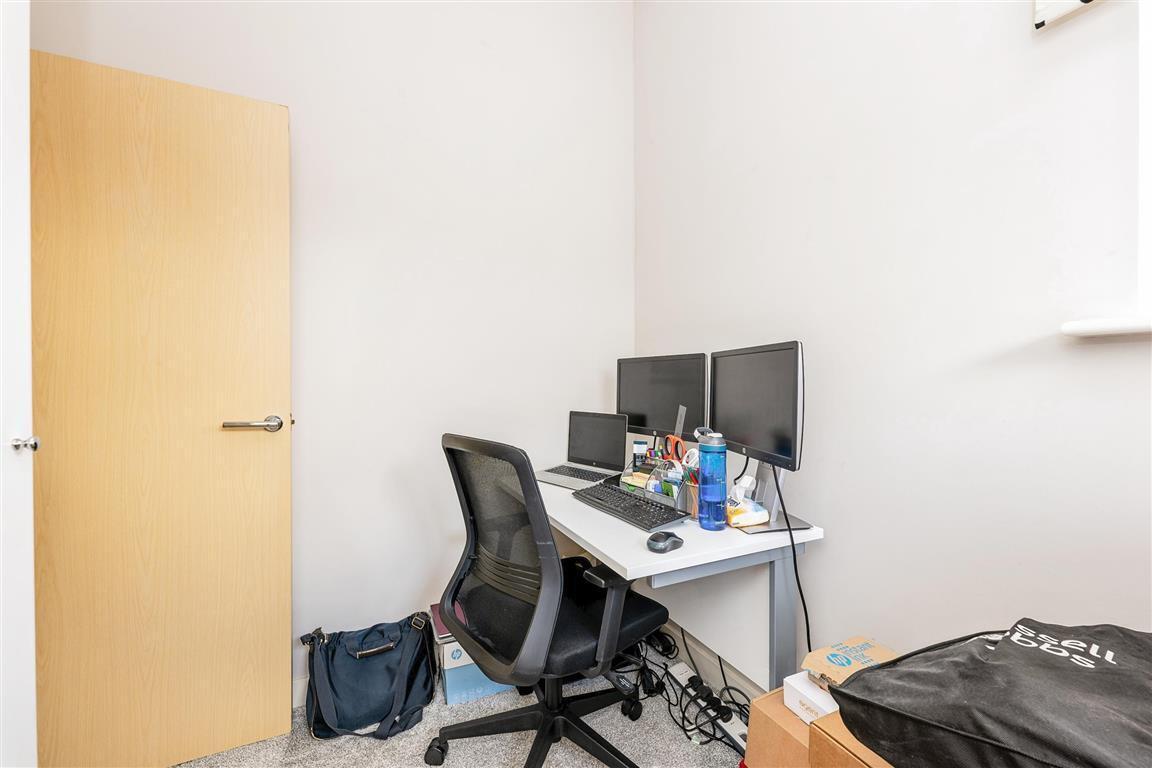 Flat New Lakeside in Peterborough
