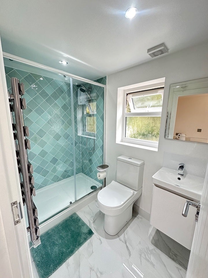 Room Underwood Road in High Wycombe Community Board