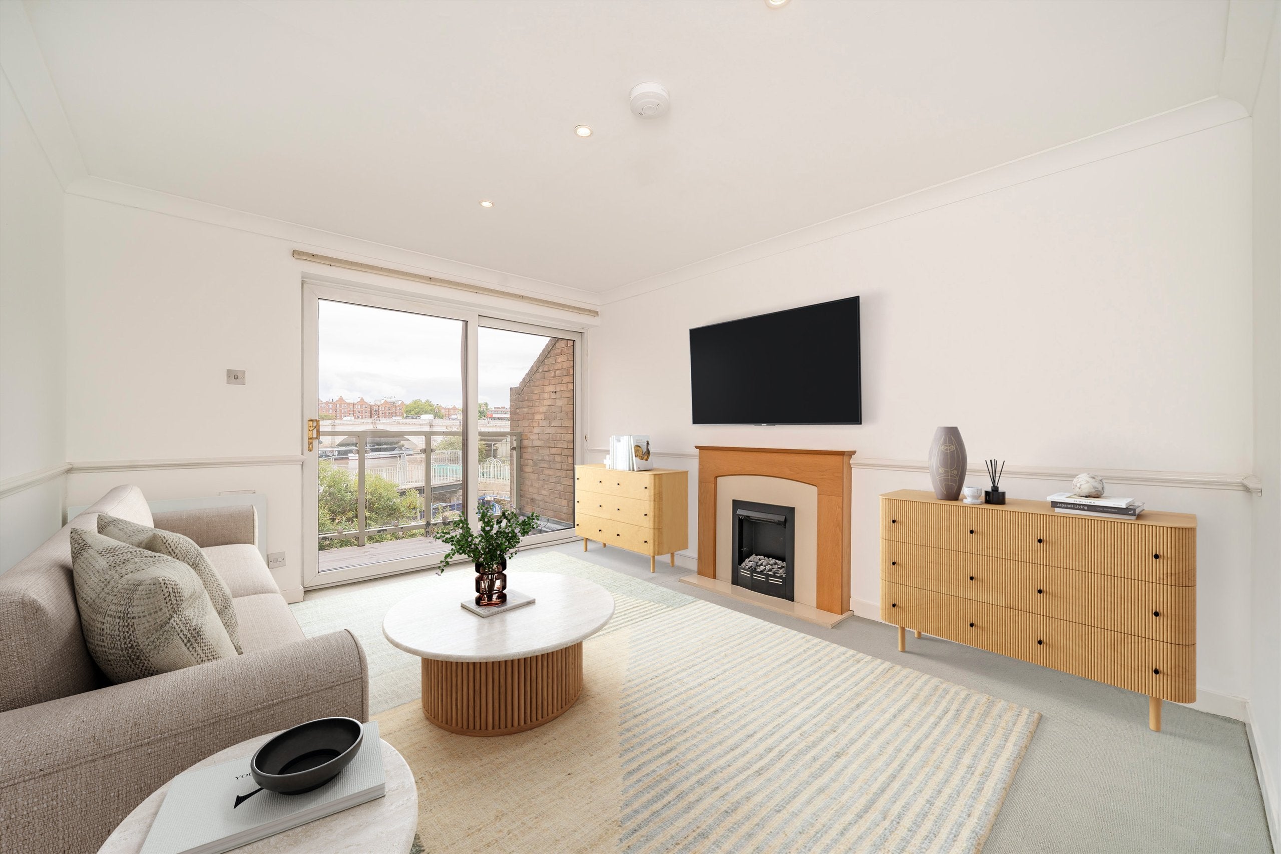House Carrara Wharf in Greater London
