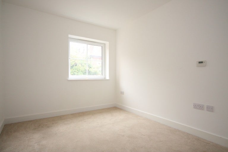 Flat Catteshall Lane in Waverley