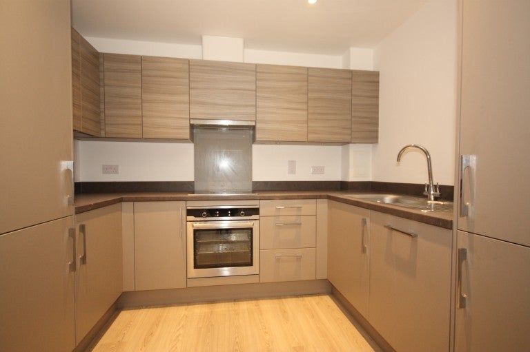 Flat Catteshall Lane in Waverley