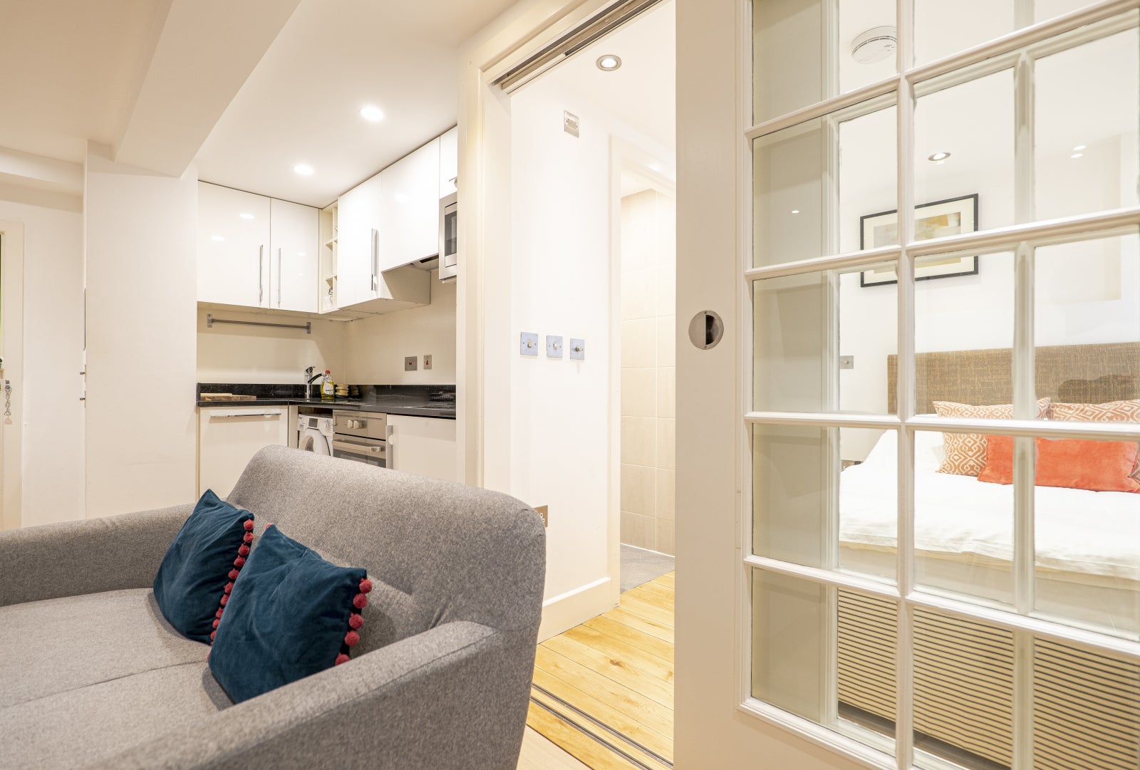 Flat Sloane Avenue in Greater London