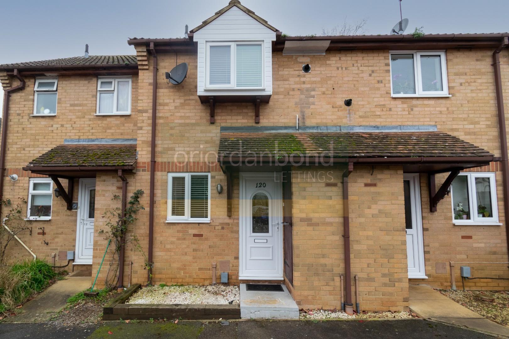 House Braemar Crescent in Wootton