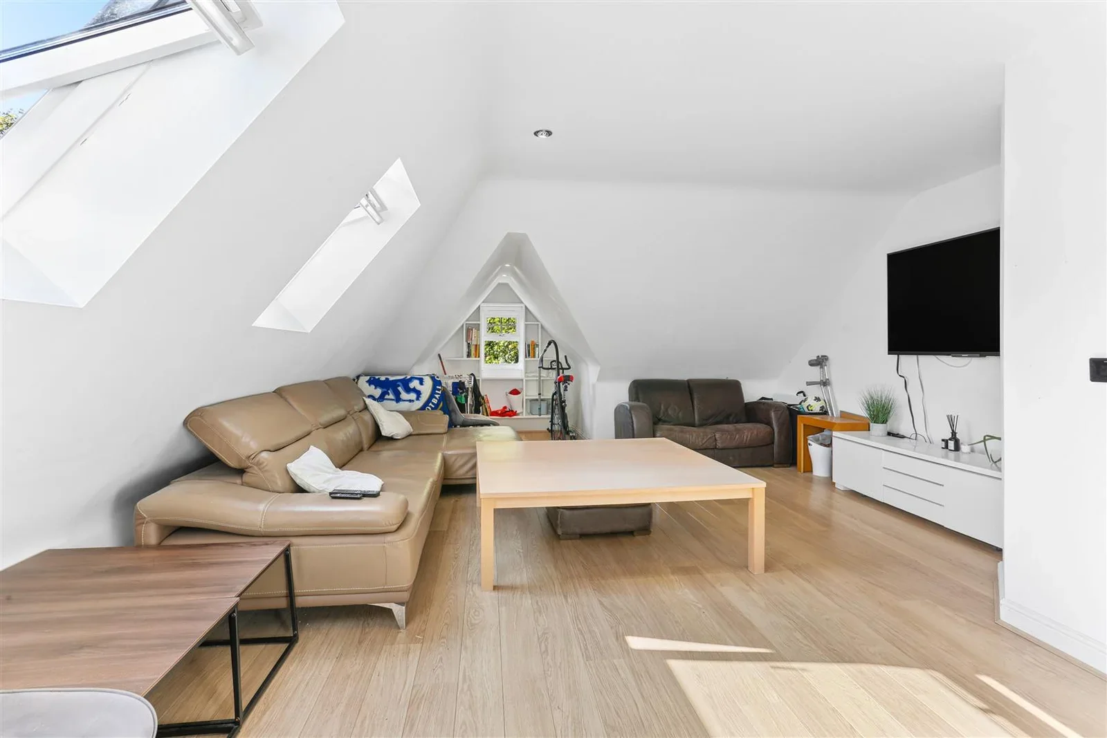 Flat Rosebery Road in Greater London
