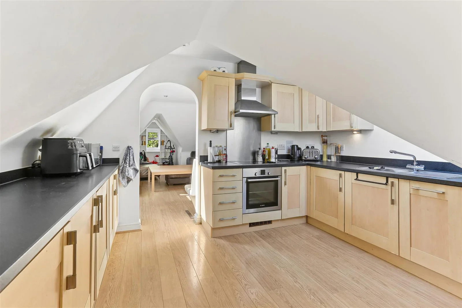 Flat Rosebery Road in Greater London