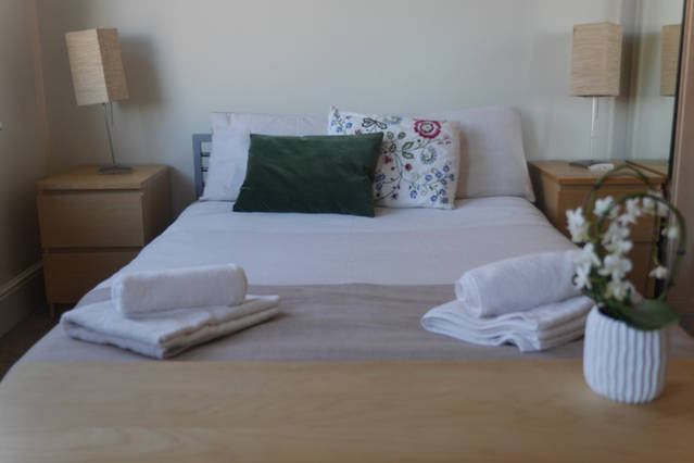 Room East Hill in Greater London