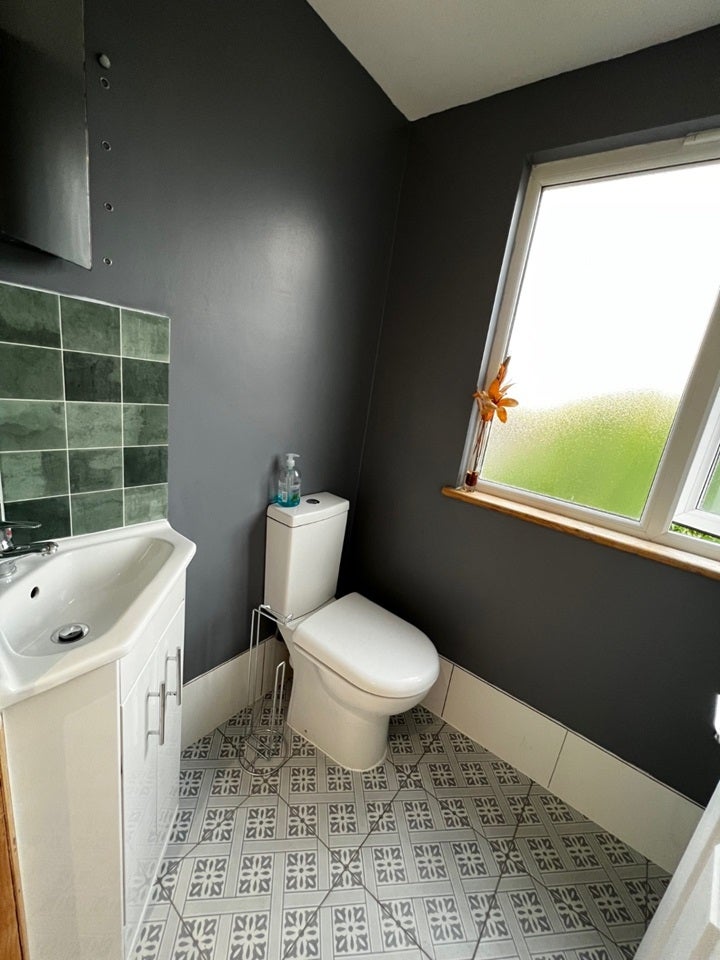 Room Acacia Avenue in Greater London