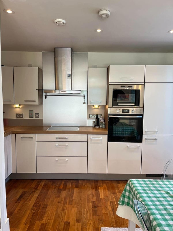 Room Gillespie Road in Greater London