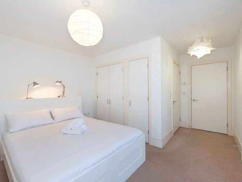 Room Gillespie Road in Greater London