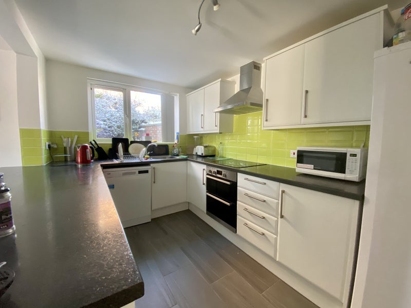Room Abbots Wood Road in Luton